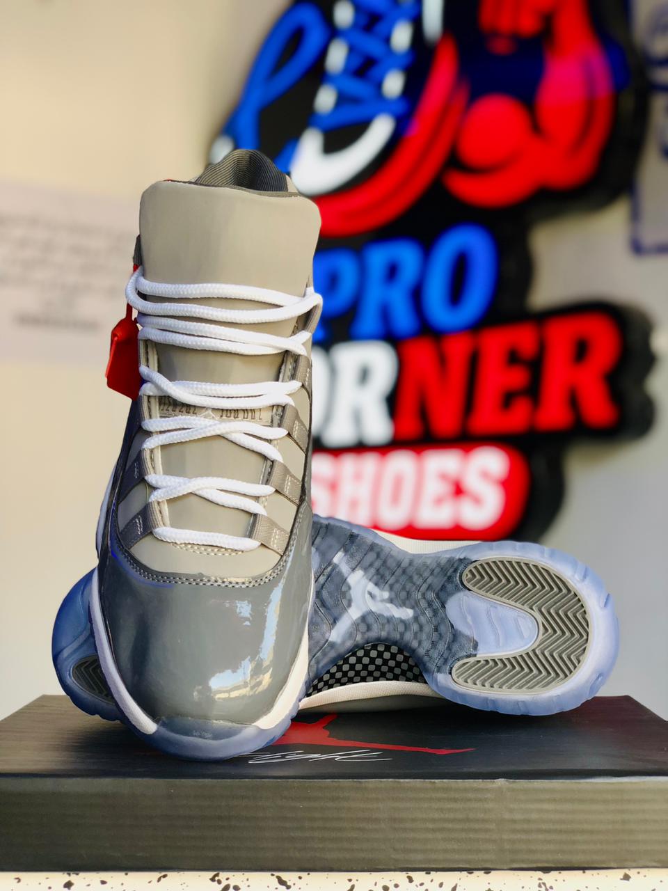 Jordan 11 - Gray White